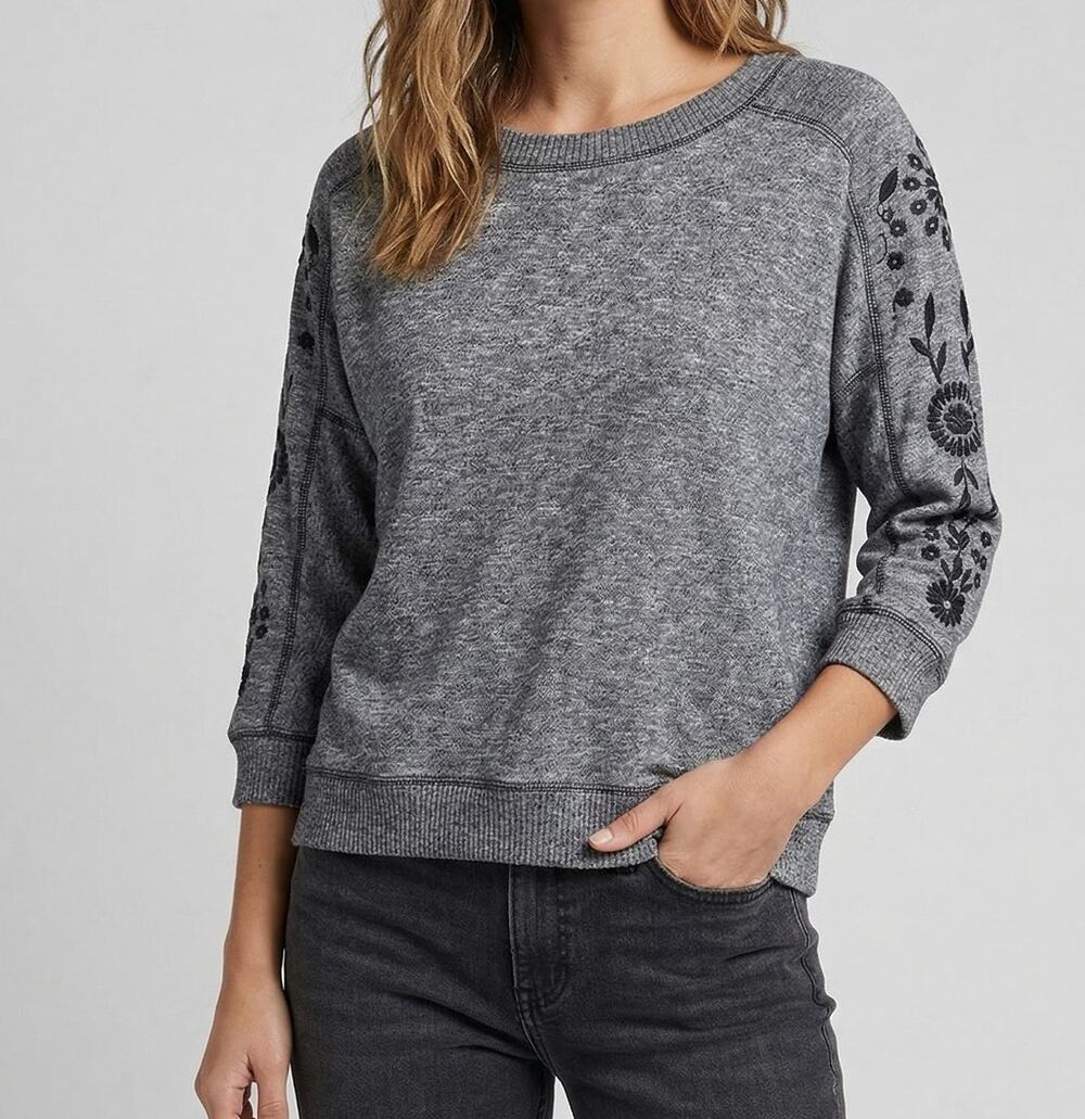 BLL Beach Lunch Lounge Medium Gray 3/4 Sleeve Sweatshirt